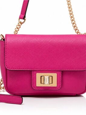 Structured Fuchsia Crossbody Bag with Gold Chain Strap